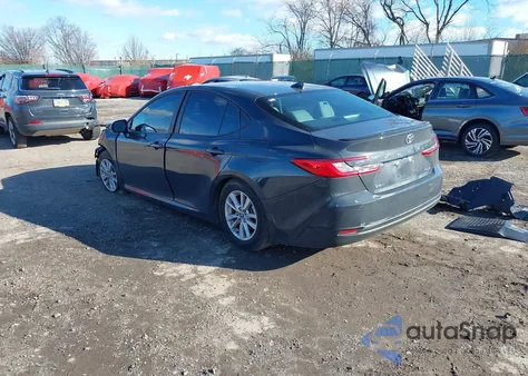 2025 Toyota Camry Le z USA, uszkodzony, nr VIN 4T1DAACK3SU160611